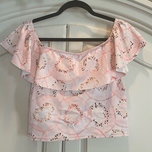 Kortni Jeane Ruffled Around Top, Size Medium.